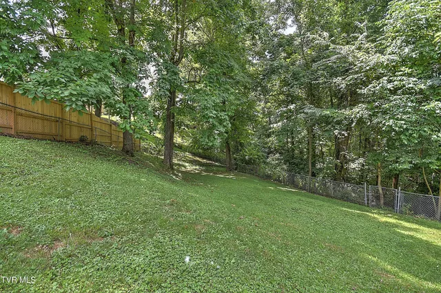 $240,000 | 22126 Pinebrook Drive, Bristol, VA 24202