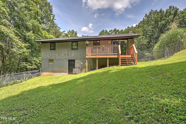$240,000 | 22126 Pinebrook Drive, Bristol, VA 24202
