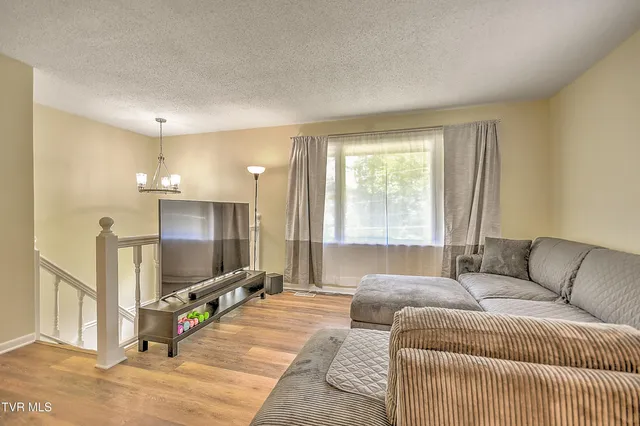 $240,000 | 22126 Pinebrook Drive, Bristol, VA 24202