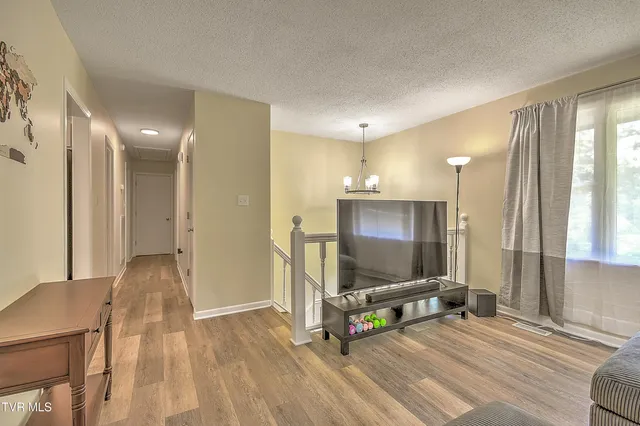 $240,000 | 22126 Pinebrook Drive, Bristol, VA 24202