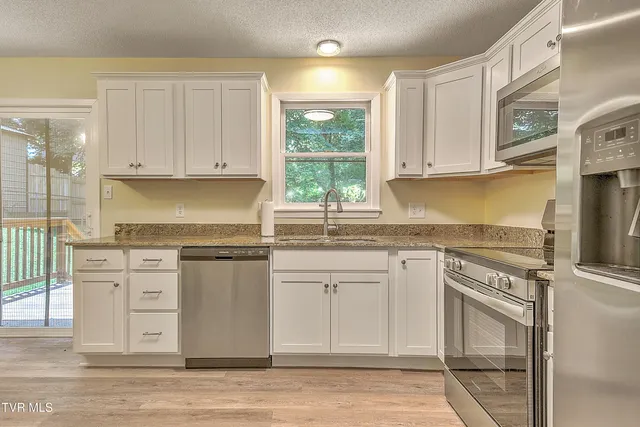 $240,000 | 22126 Pinebrook Drive, Bristol, VA 24202