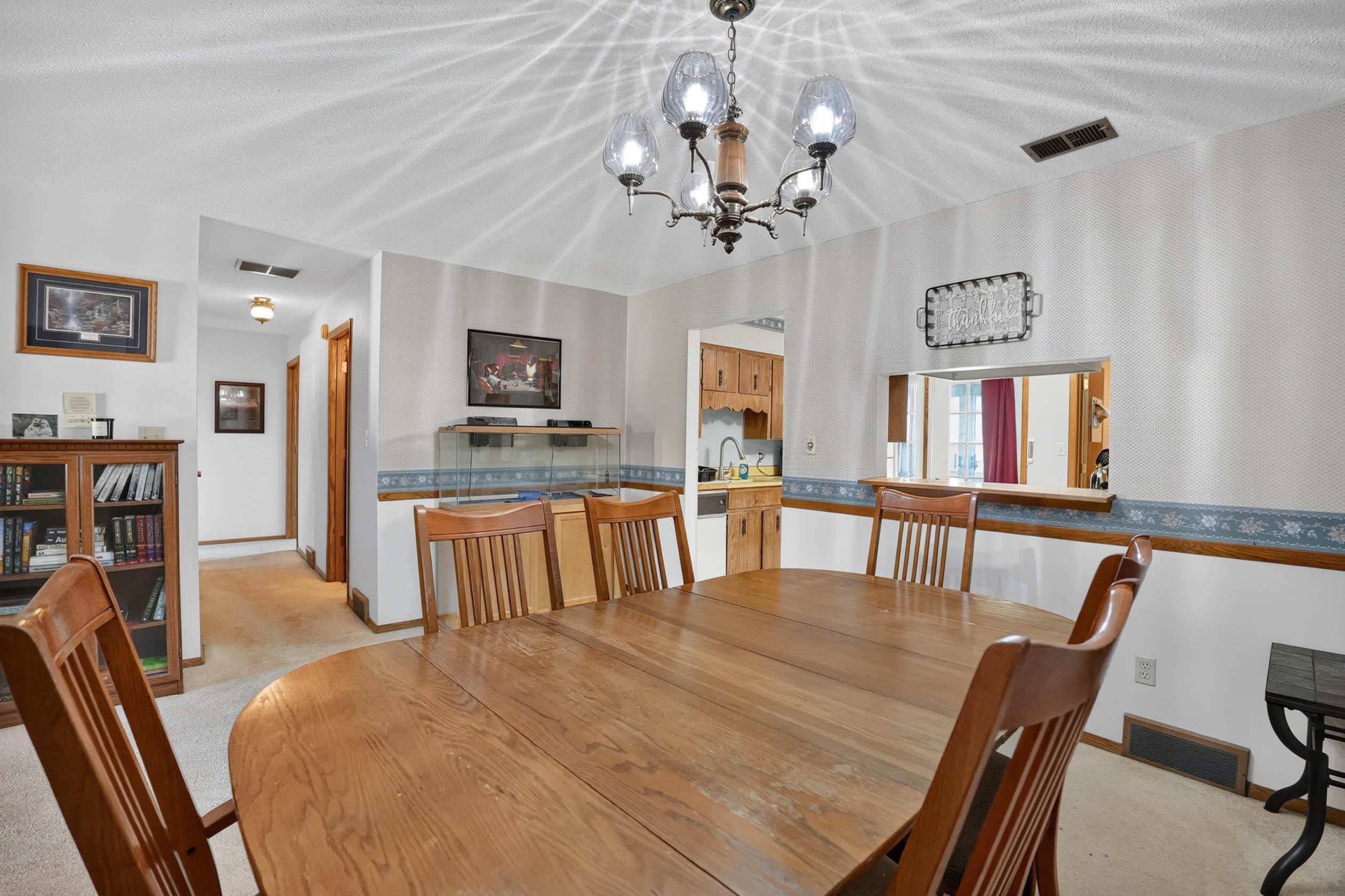 766 Russell Road, Unit 3 Waterloo, IA 50701 - Photo 9 of 24 Gallery Image 9