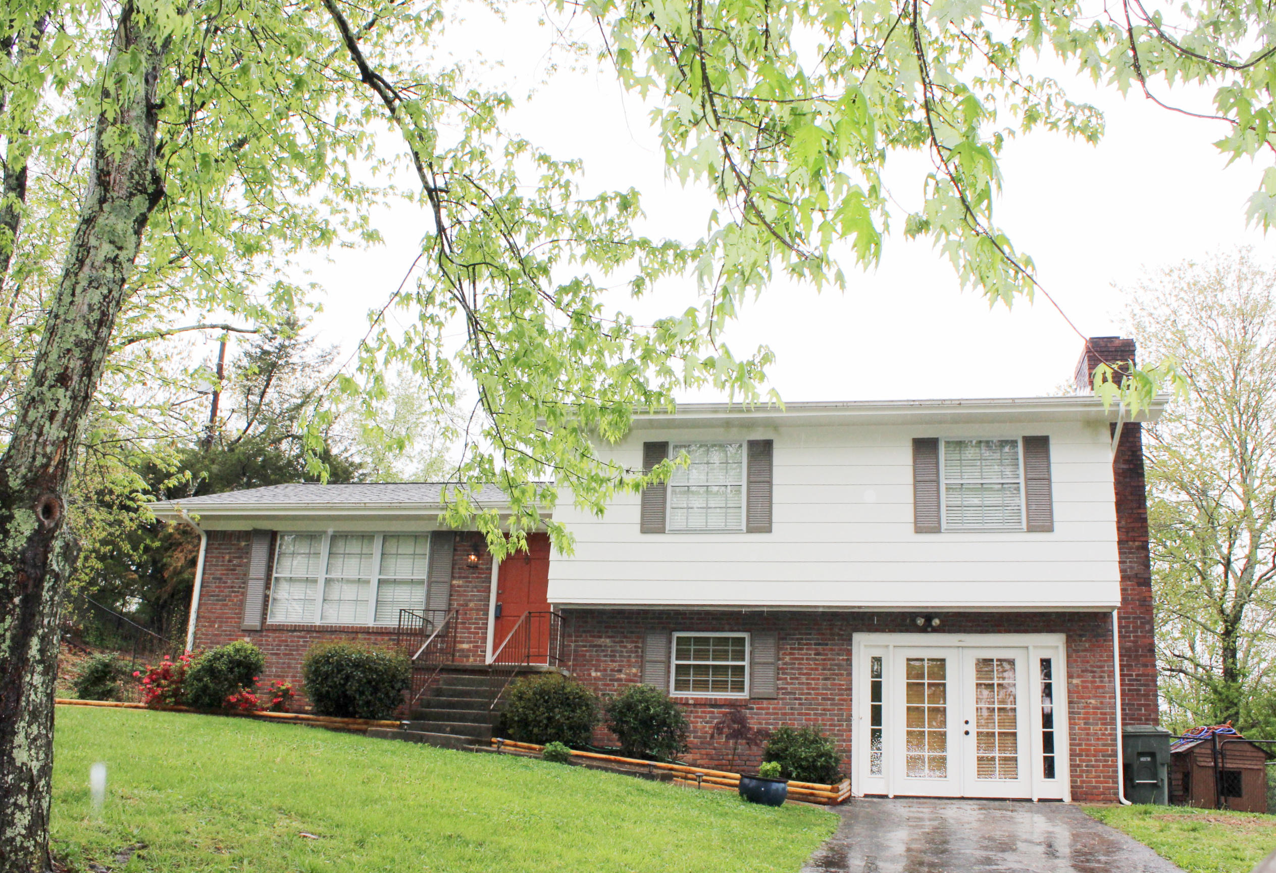 1117 Northern Hills Road Hixson, TN 37343 - Photo 1 of 15 1 House Front