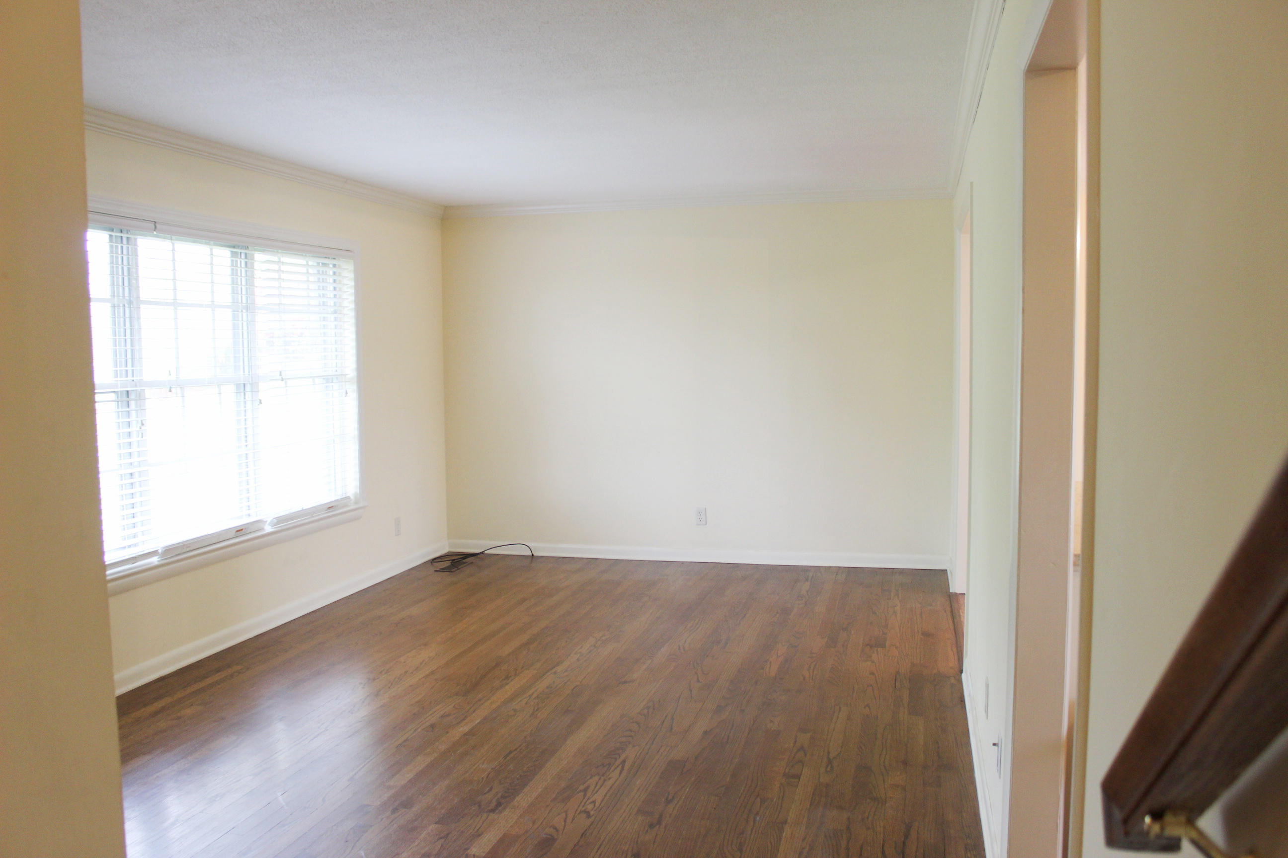 1117 Northern Hills Road Hixson, TN 37343 - Photo 2 of 15 Living 1