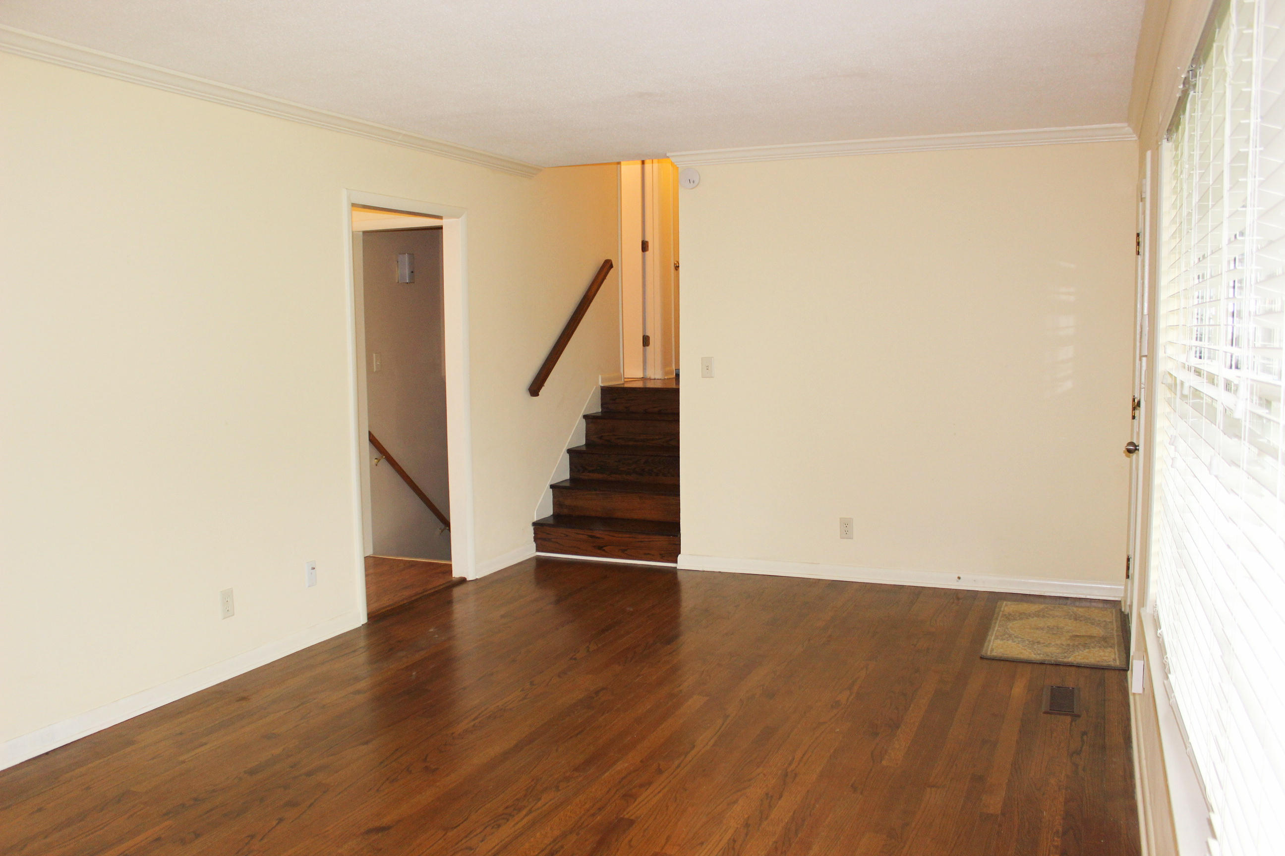 1117 Northern Hills Road Hixson, TN 37343 - Photo 3 of 15 Living 2