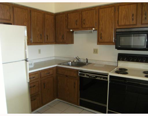 2160 Greentree Road, Unit 703W Pittsburgh, PA 15220 - Photo 4 of 7 Kitchen.