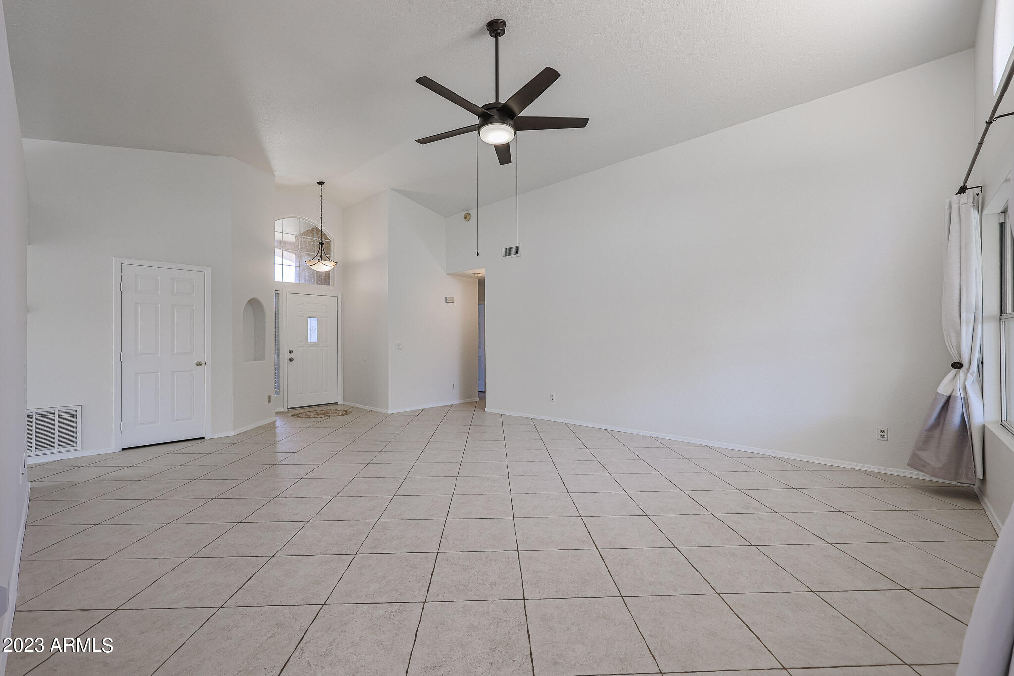 7531 West Redfield Road Peoria, AZ 85381 - Photo 5 of 35 B (3)