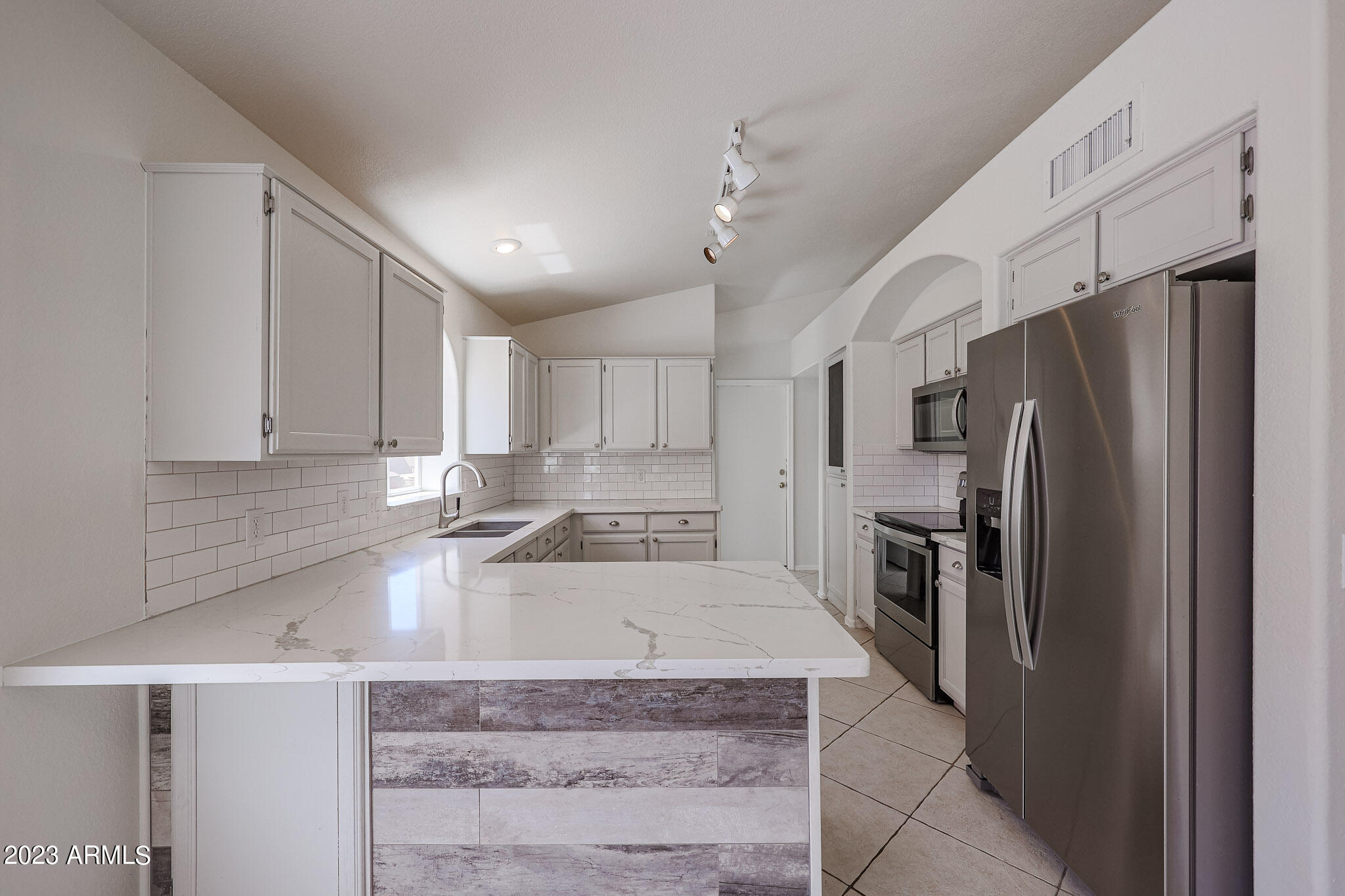 7531 West Redfield Road Peoria, AZ 85381 - Photo 10 of 35 B (7)