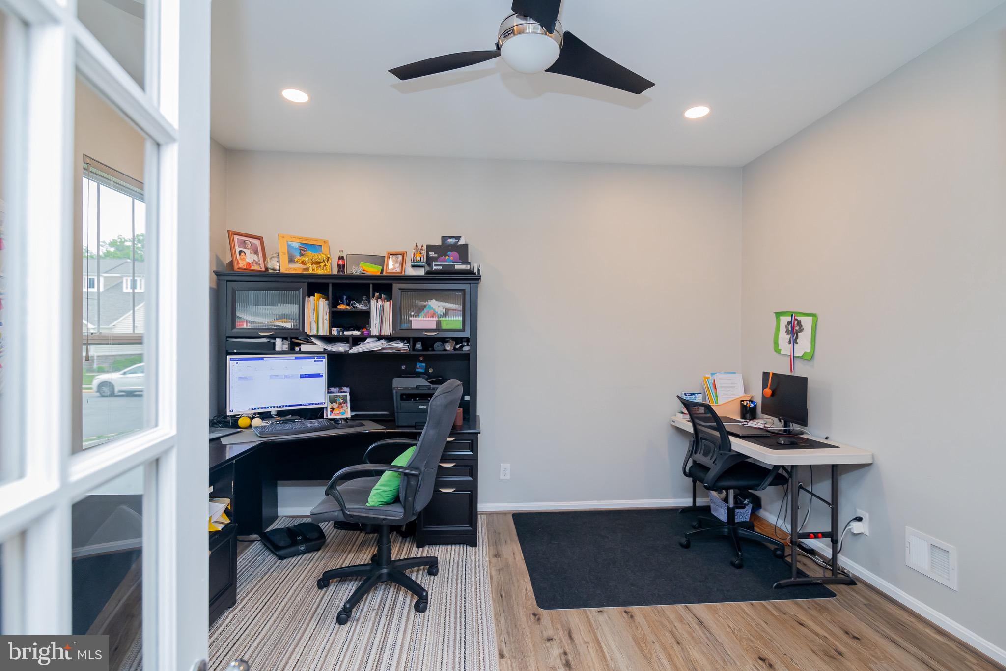 23556 Christina Ridge Square Ashburn, VA 20148 - Photo 61 of 63 Gallery Image 61