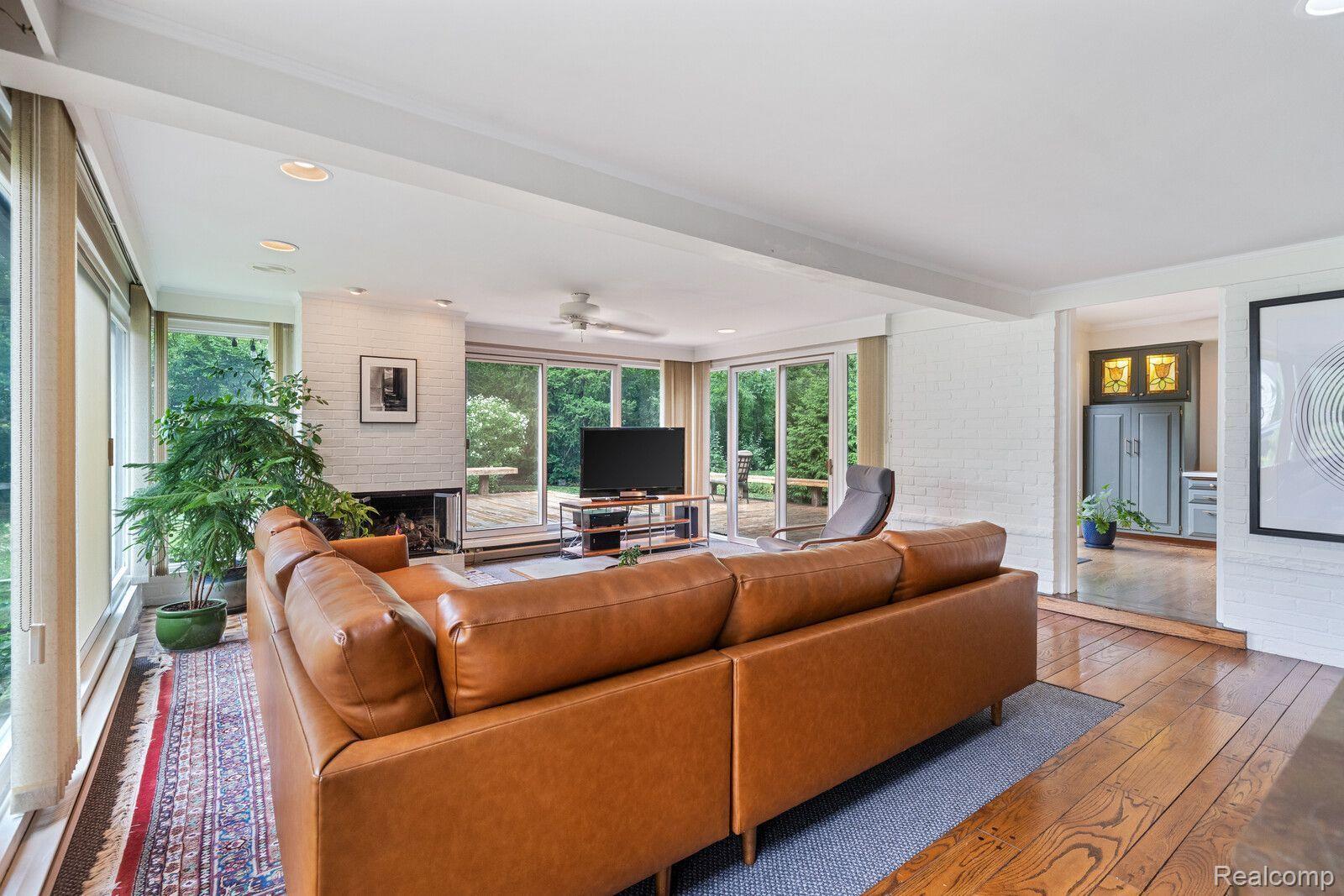 1548 North Renaud Road Grosse Pointe, MI 48236 - Photo 11 of 40 Gallery Image 11