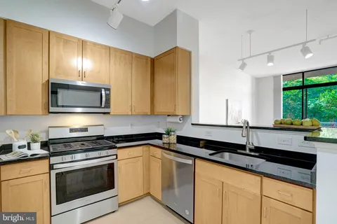$499,990 | 1201 North Garfield Street, Unit 202, Arlington, VA 22201
