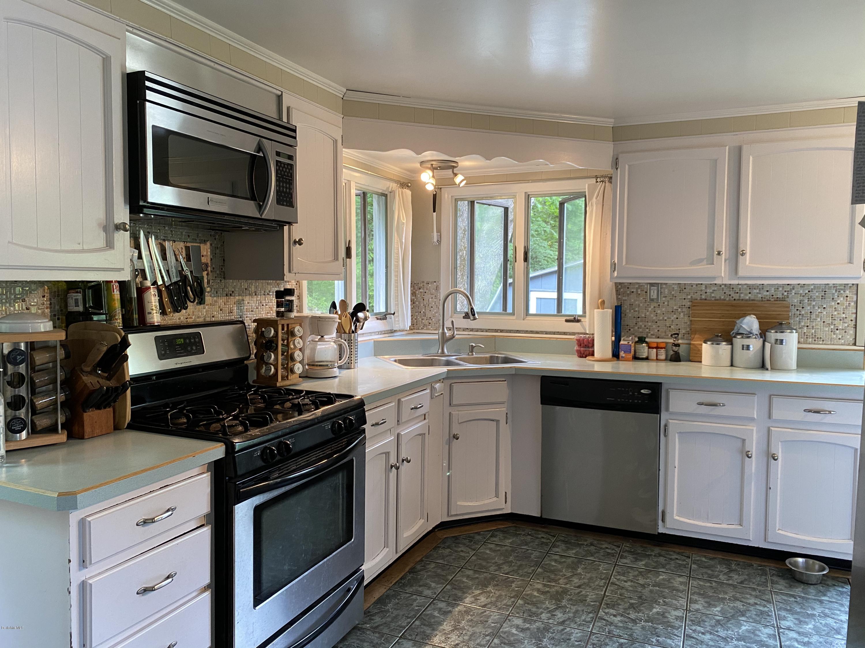 2 Stoneleigh Road Adams, MA 01220 - Photo 4 of 40 kitchen
