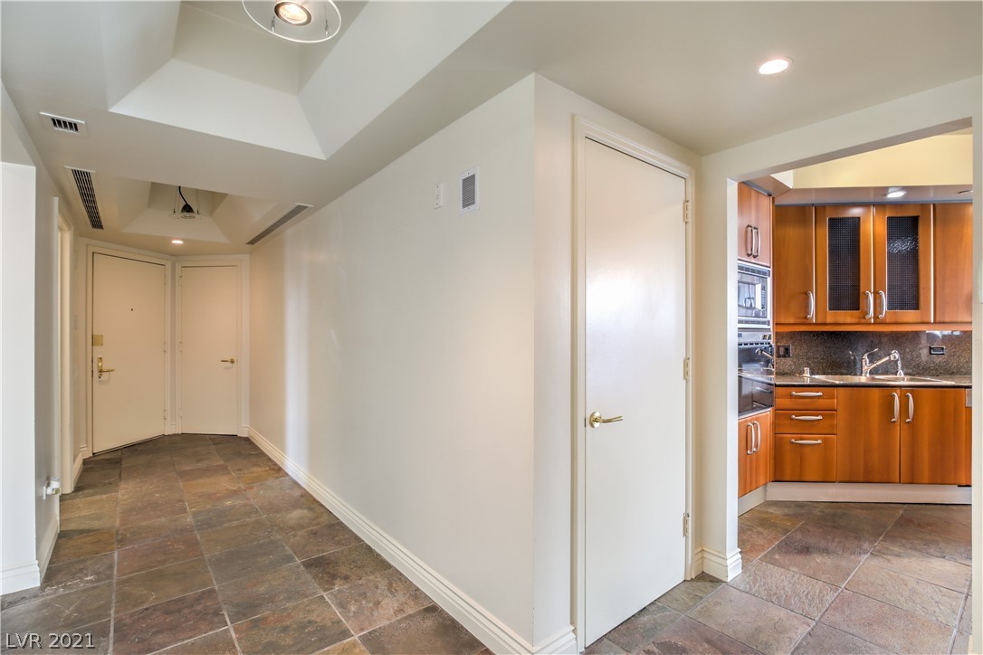 2877 Paradise Road, Unit 704 Las Vegas, NV 89109 - Photo 7 of 47