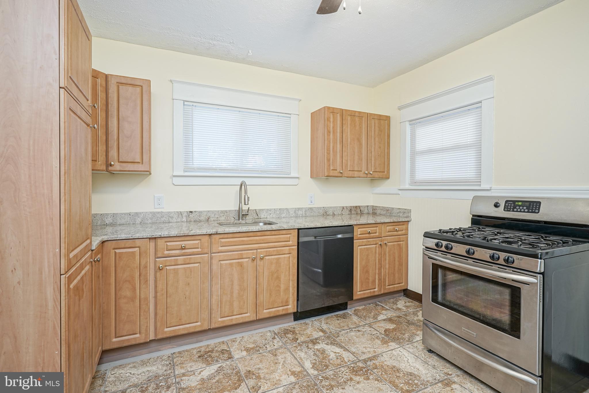 113 Kossuth Street Riverside, NJ 08075 - Photo 12 of 34