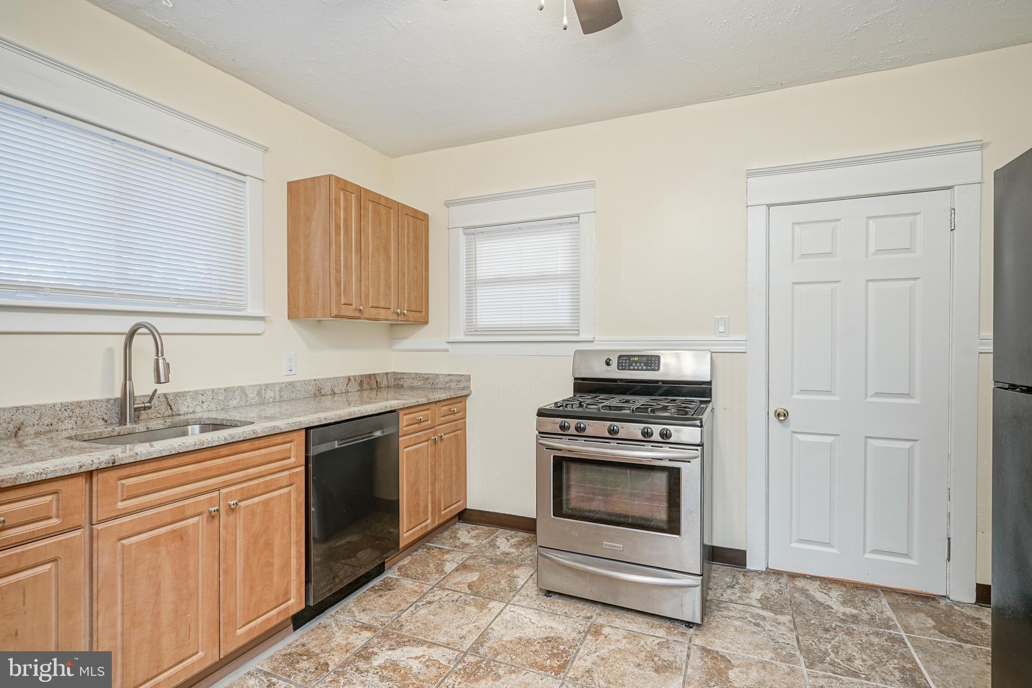 113 Kossuth Street Riverside, NJ 08075 - Photo 15 of 34