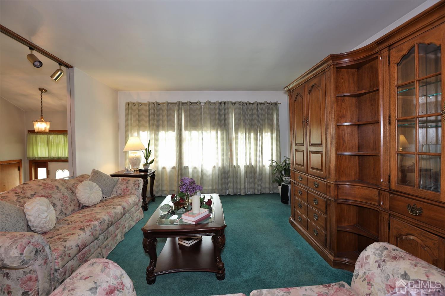 27 Ravine Drive Colonia, NJ 07067 - Photo 11 of 38 Gallery Image 11
