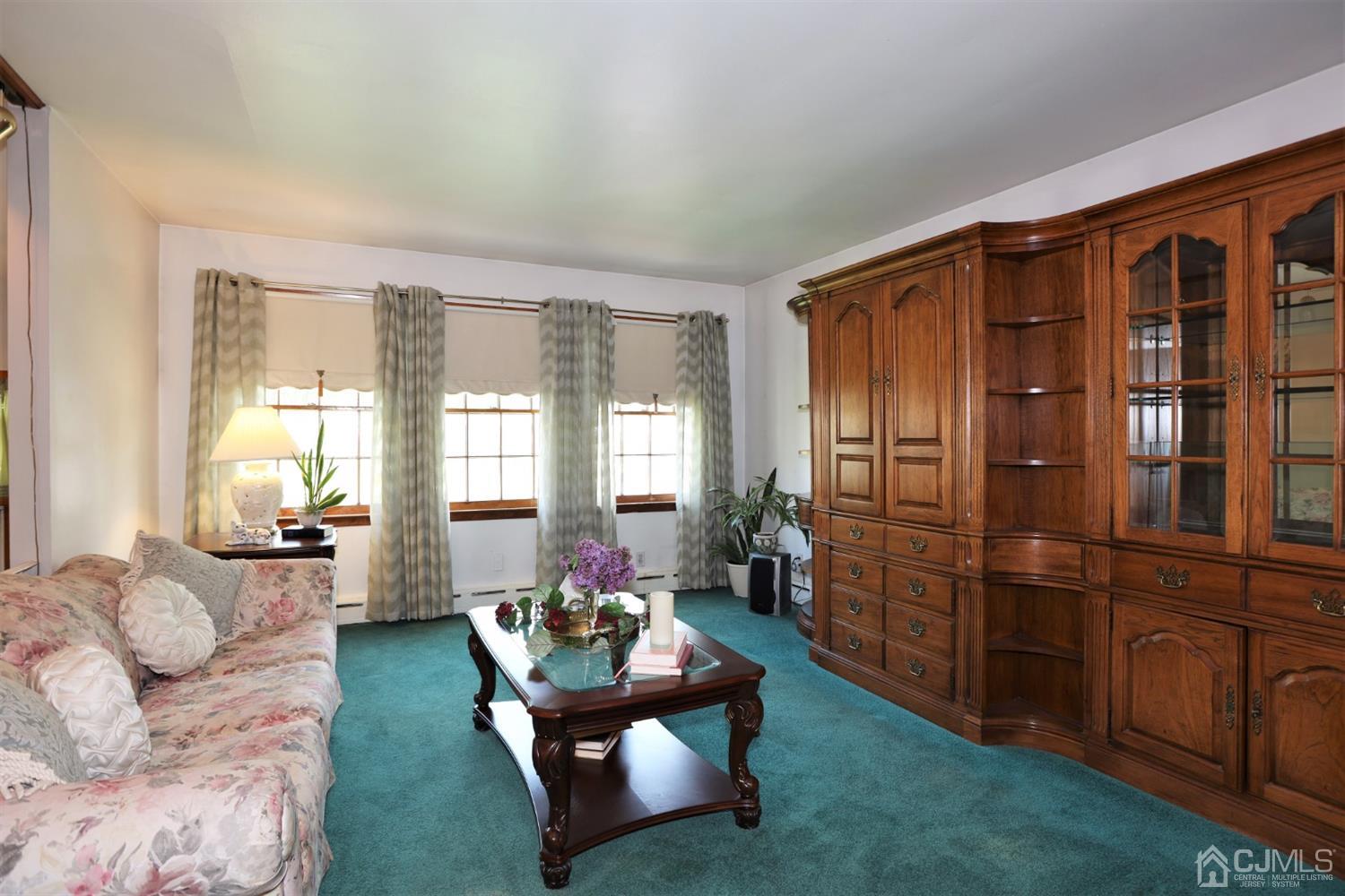 27 Ravine Drive Colonia, NJ 07067 - Photo 12 of 38 Gallery Image 12
