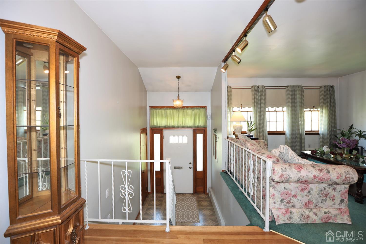 27 Ravine Drive Colonia, NJ 07067 - Photo 13 of 38 Gallery Image 13