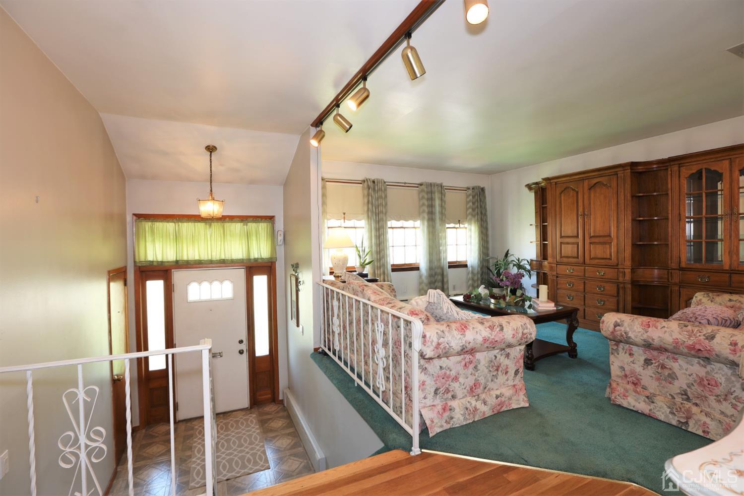 27 Ravine Drive Colonia, NJ 07067 - Photo 15 of 38 Gallery Image 15