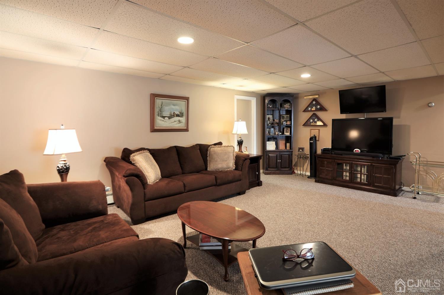 27 Ravine Drive Colonia, NJ 07067 - Photo 24 of 38 Gallery Image 24