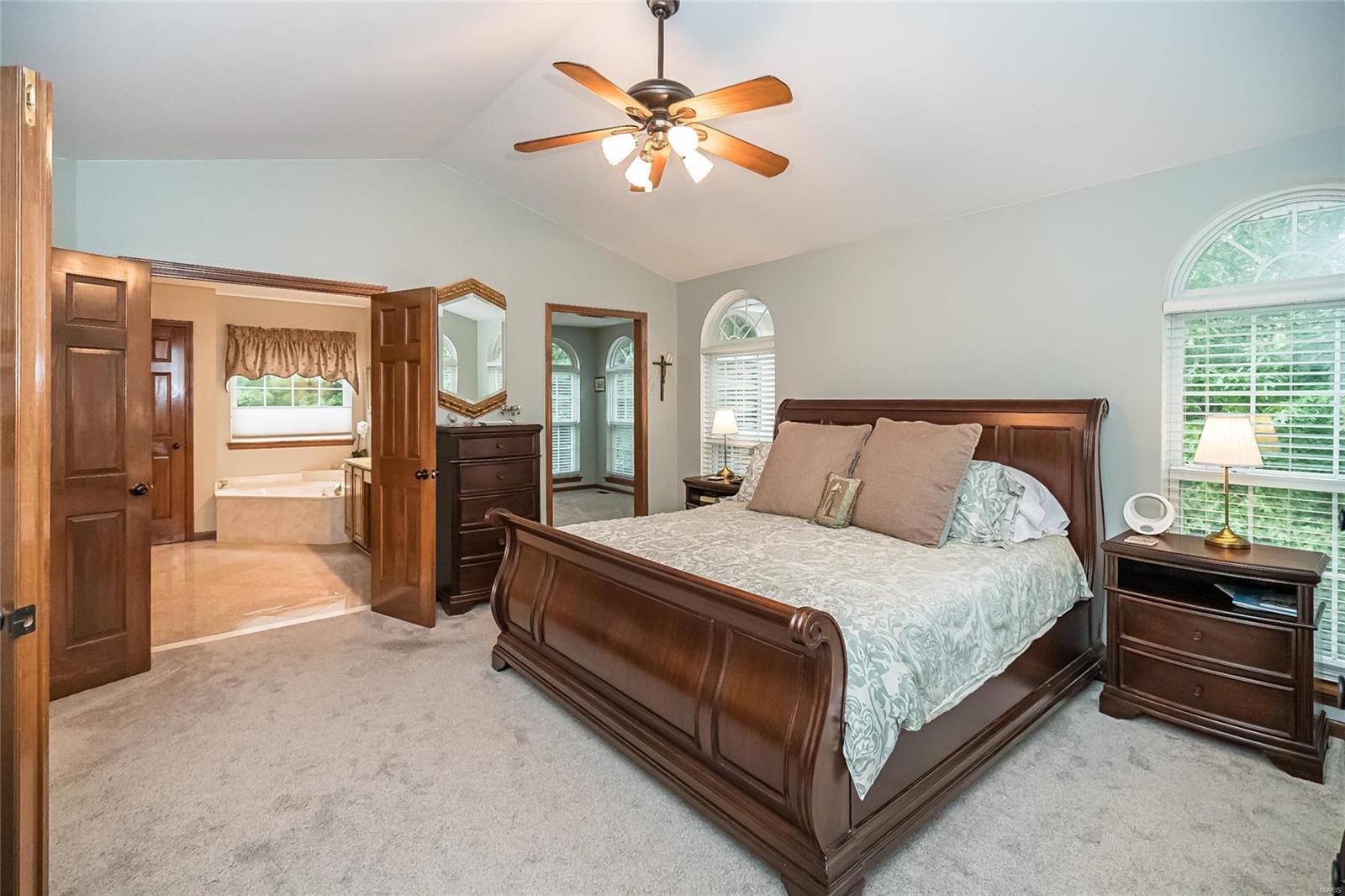 802 Castle Forest Court Ballwin, MO 63021 - Photo 16 of 46 Gallery Image 16