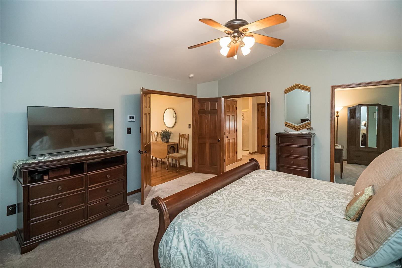 802 Castle Forest Court Ballwin, MO 63021 - Photo 17 of 46 Gallery Image 17