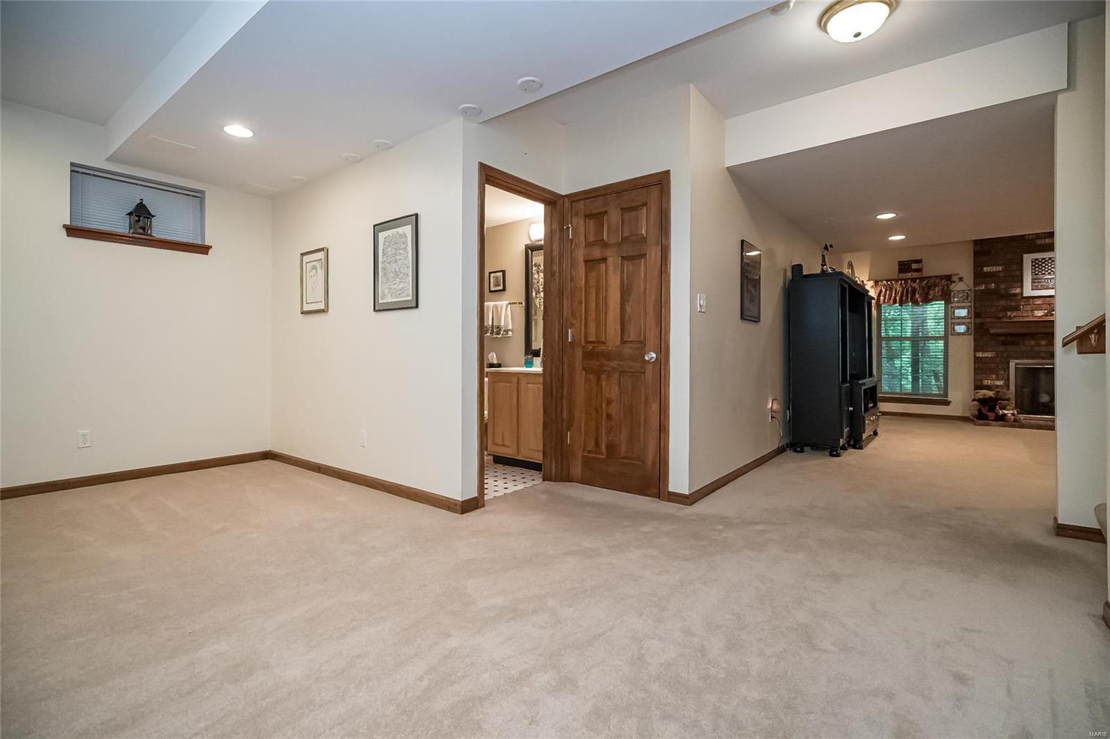 802 Castle Forest Court Ballwin, MO 63021 - Photo 23 of 46 Gallery Image 23