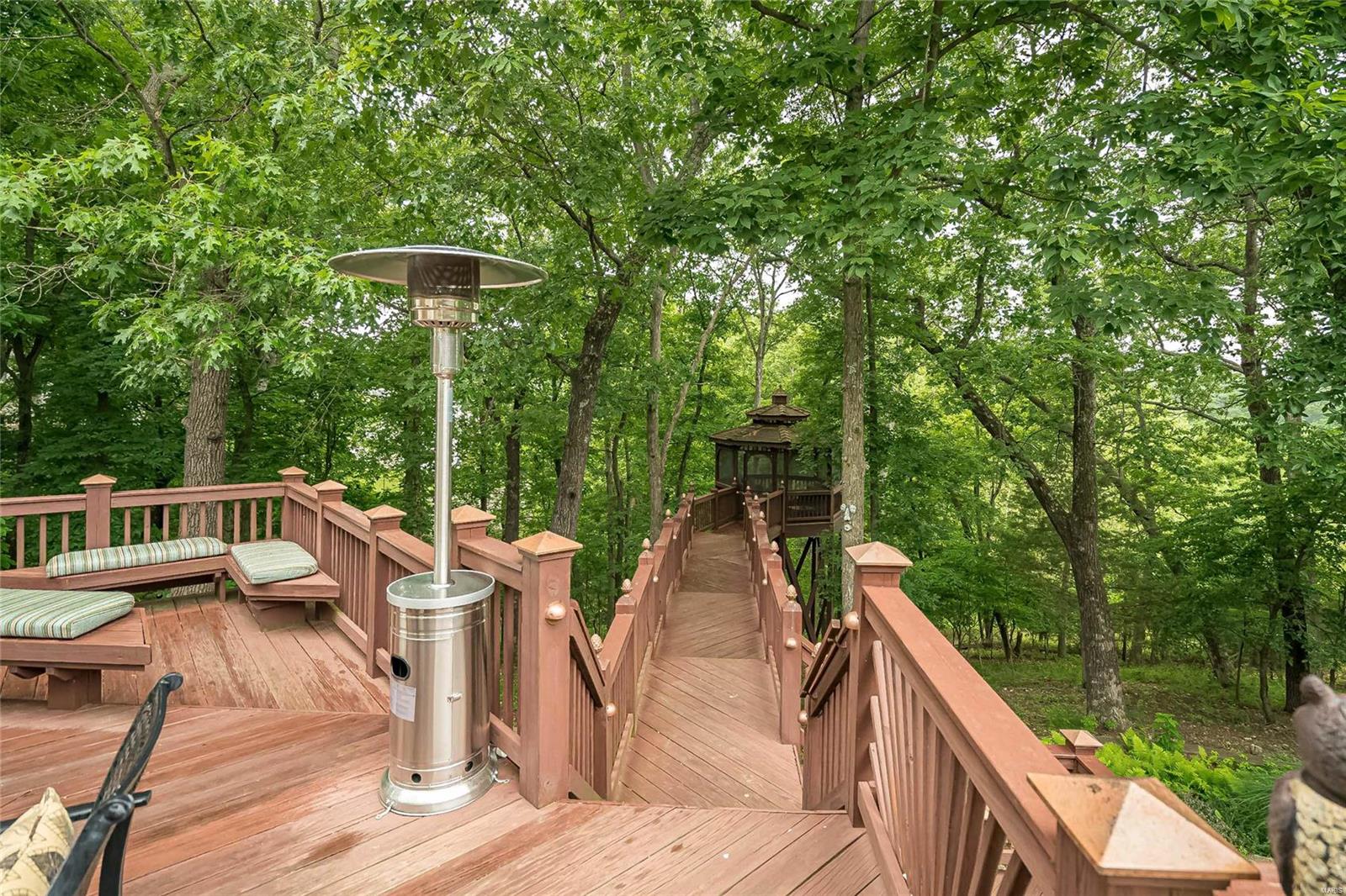 802 Castle Forest Court Ballwin, MO 63021 - Photo 32 of 46 Gallery Image 32