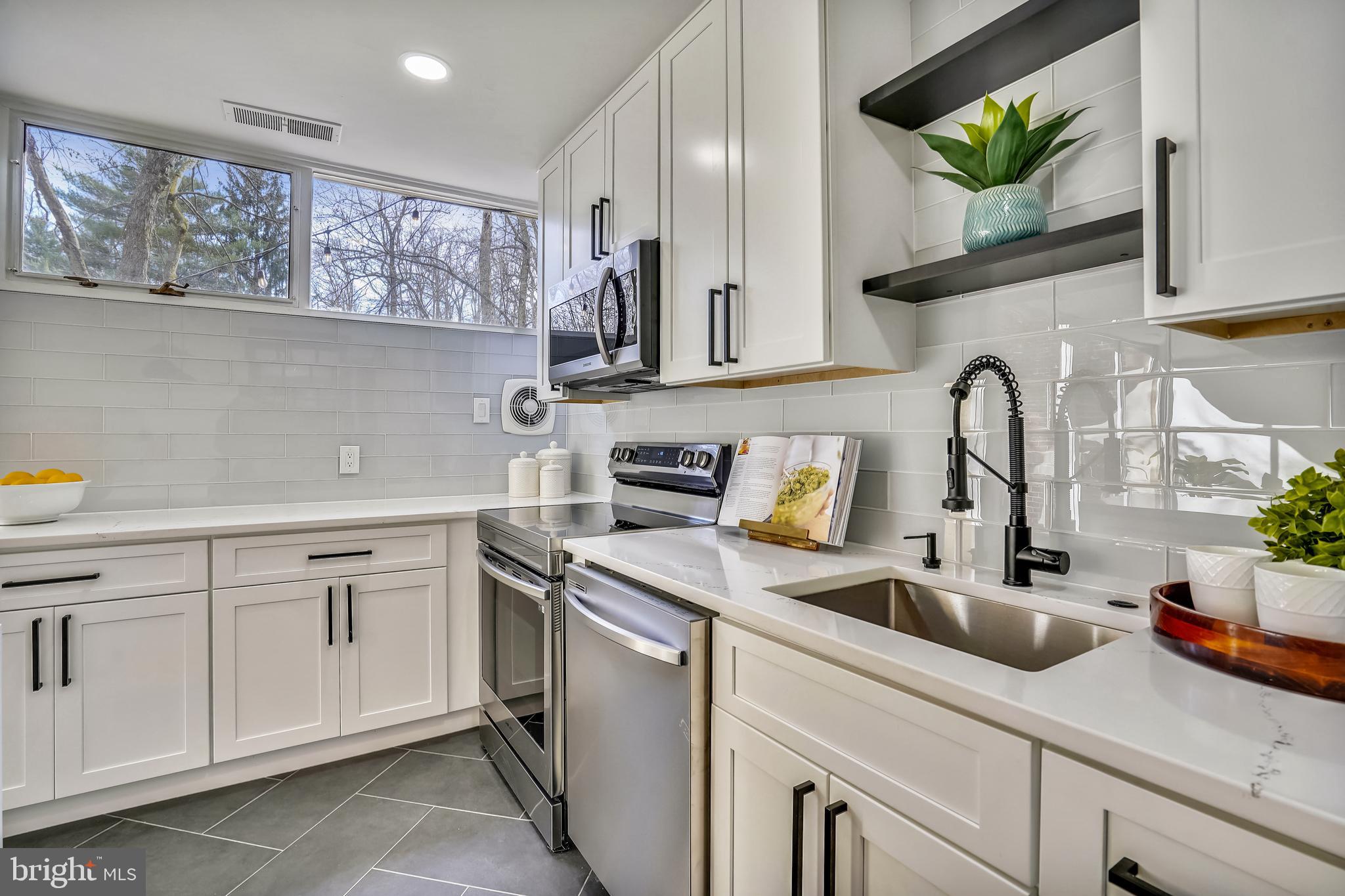 11563 Maple Ridge Road Reston, VA 20190 - Photo 13 of 50