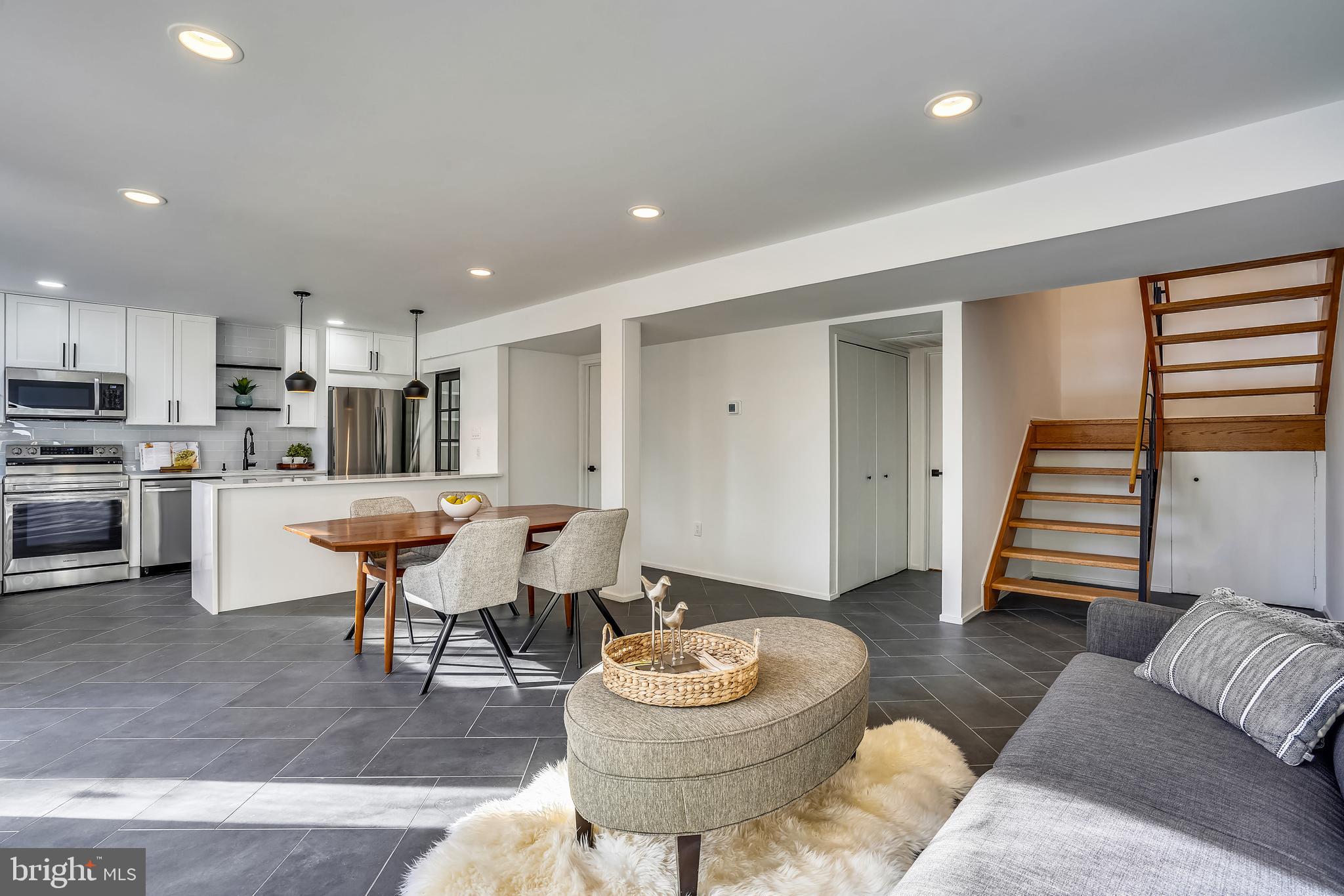 11563 Maple Ridge Road Reston, VA 20190 - Photo 9 of 50