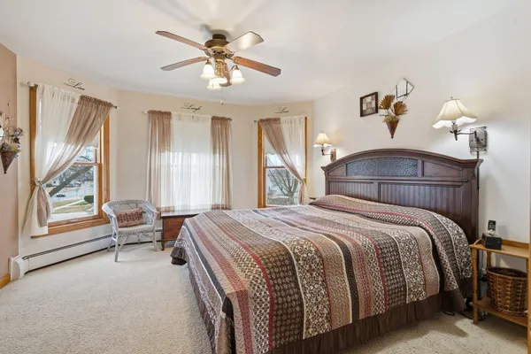 $349,000 | 1221 6th Avenue, De Witt, IA 52742