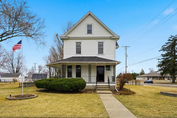 $349,000 | 1221 6th Avenue, De Witt, IA 52742