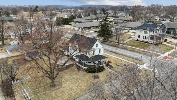 $349,000 | 1221 6th Avenue, De Witt, IA 52742