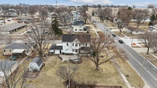 $349,000 | 1221 6th Avenue, De Witt, IA 52742