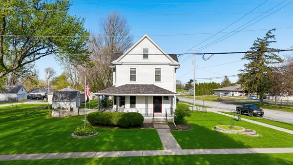 $349,000 | 1221 6th Avenue, De Witt, IA 52742