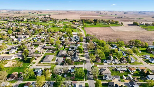 $349,000 | 1221 6th Avenue, De Witt, IA 52742