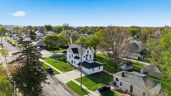 $349,000 | 1221 6th Avenue, De Witt, IA 52742