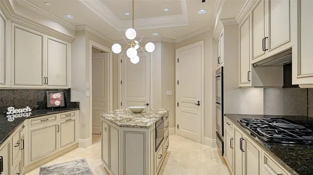 $5,800,000 | 2052 Benjamin Franklin Drive, Unit PH 1102, Sarasota, FL 34236