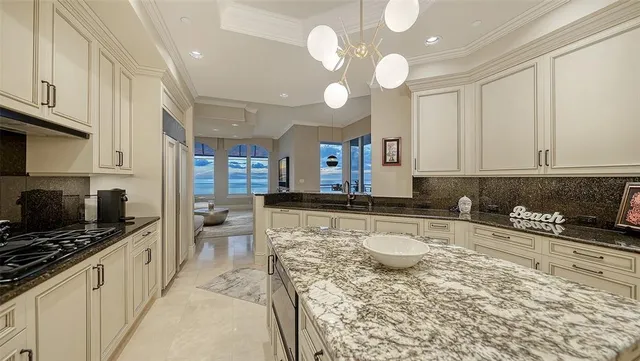 $5,800,000 | 2052 Benjamin Franklin Drive, Unit PH 1102, Sarasota, FL 34236