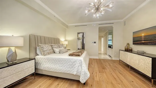 $5,800,000 | 2052 Benjamin Franklin Drive, Unit PH 1102, Sarasota, FL 34236