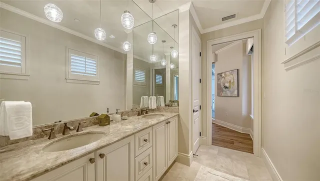 $5,800,000 | 2052 Benjamin Franklin Drive, Unit PH 1102, Sarasota, FL 34236