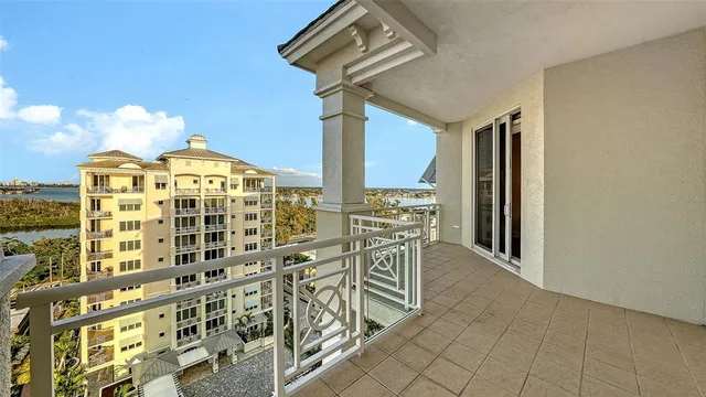 $5,800,000 | 2052 Benjamin Franklin Drive, Unit PH 1102, Sarasota, FL 34236