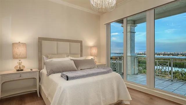 $5,800,000 | 2052 Benjamin Franklin Drive, Unit PH 1102, Sarasota, FL 34236