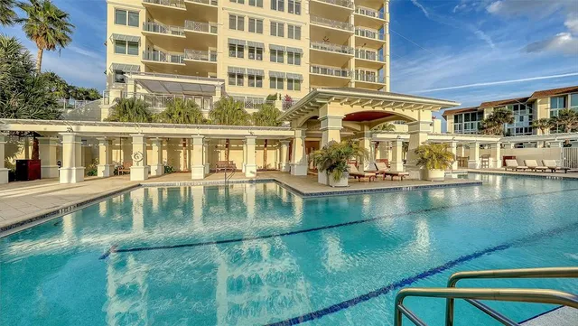 $5,800,000 | 2052 Benjamin Franklin Drive, Unit PH 1102, Sarasota, FL 34236
