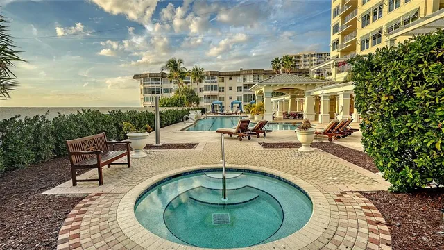 $5,800,000 | 2052 Benjamin Franklin Drive, Unit PH 1102, Sarasota, FL 34236