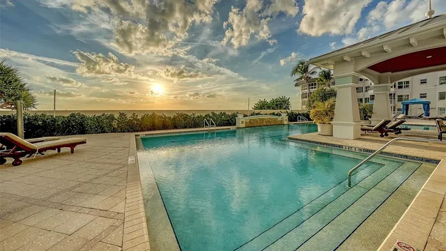$5,800,000 | 2052 Benjamin Franklin Drive, Unit PH 1102, Sarasota, FL 34236