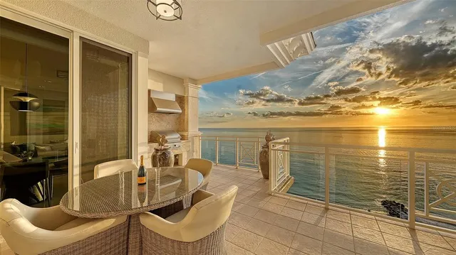 $5,800,000 | 2052 Benjamin Franklin Drive, Unit PH 1102, Sarasota, FL 34236