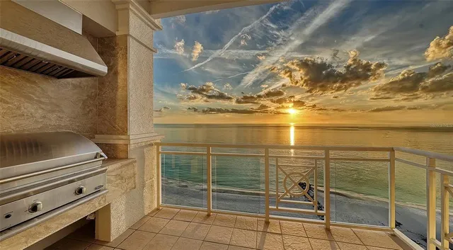 $5,800,000 | 2052 Benjamin Franklin Drive, Unit PH 1102, Sarasota, FL 34236