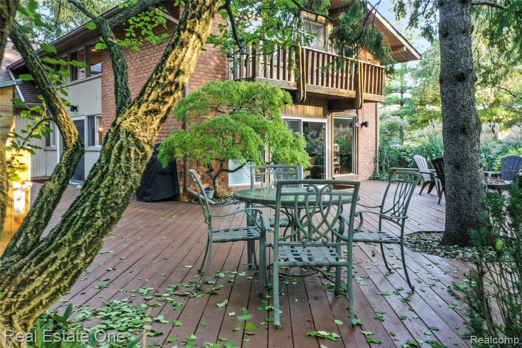 29630 Sugar Spring Road Farmington Hills, MI 48334 - Photo 8 of 55