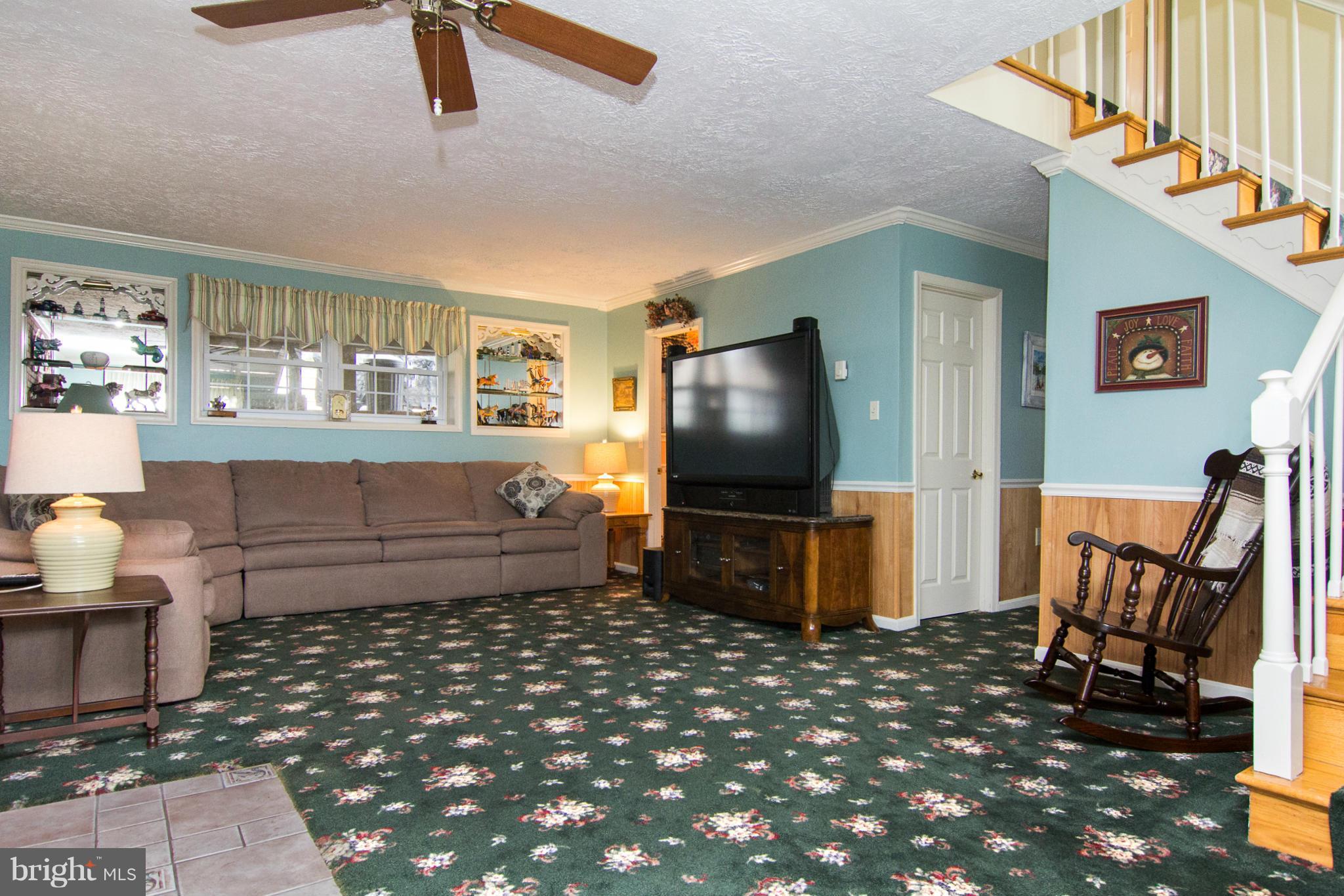 2088 Coon Club Road Westminster, MD 21157 - Photo 11 of 30 Family Room